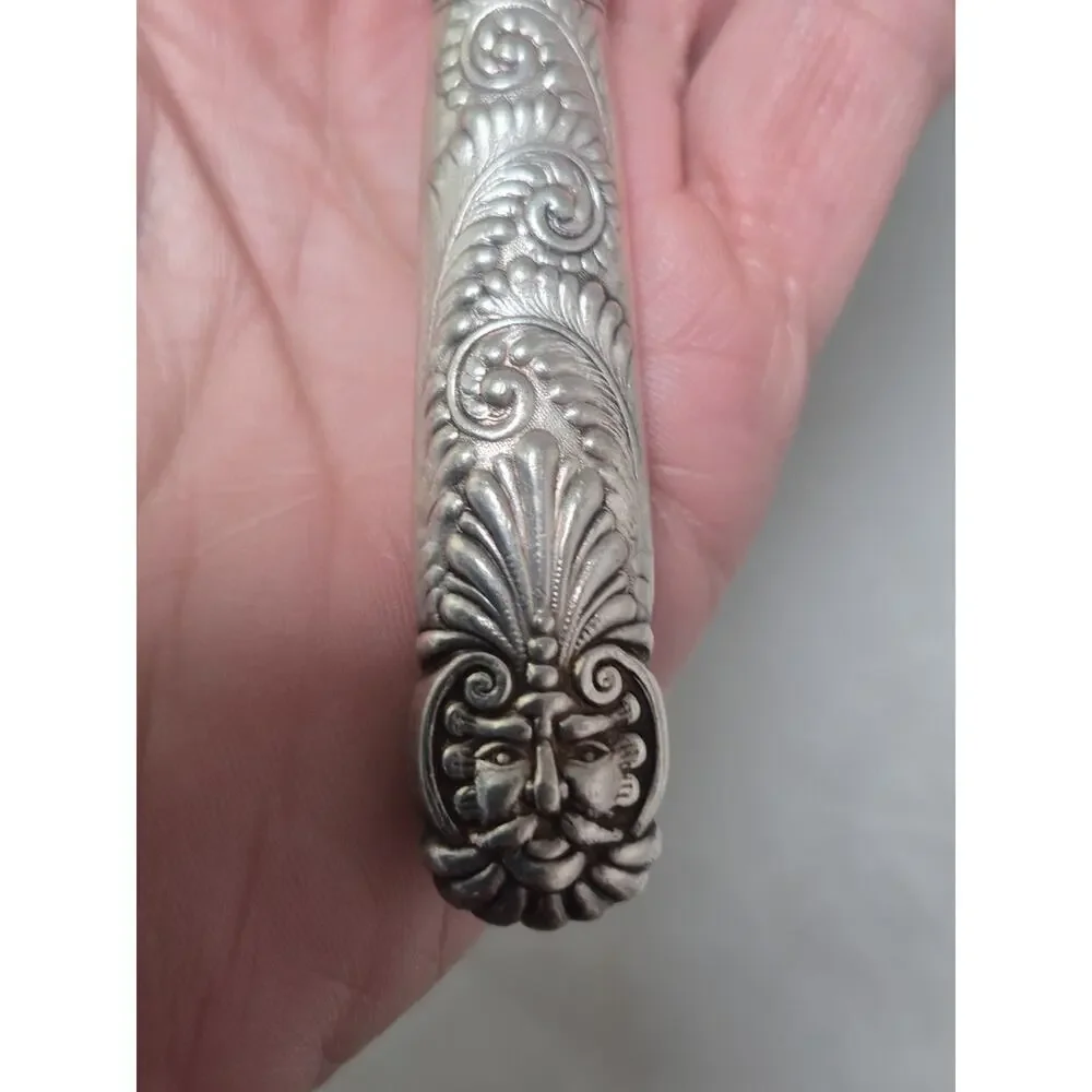 💥 Rare ASSYRIAN HEAD by 1847 Rogers Bros. Cheese Knife Wide Handle 7.5